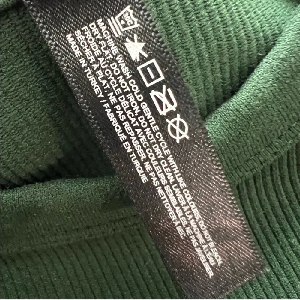 ARITZIA SUNDAY BEST Bliss Cropped Longsleeve Forest Green Size XS